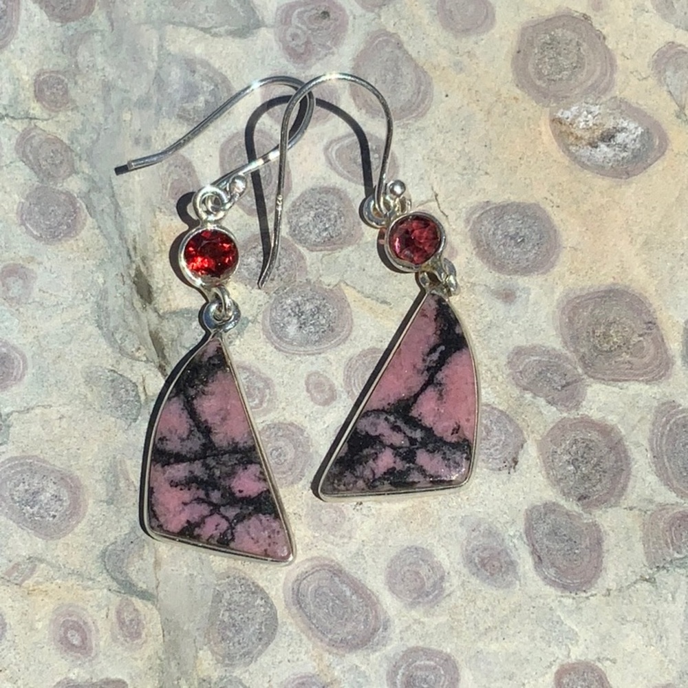 BOUTIQUE BLACK MANGANESE & GARNET 925 EARRINGS - Picture 8 of 8